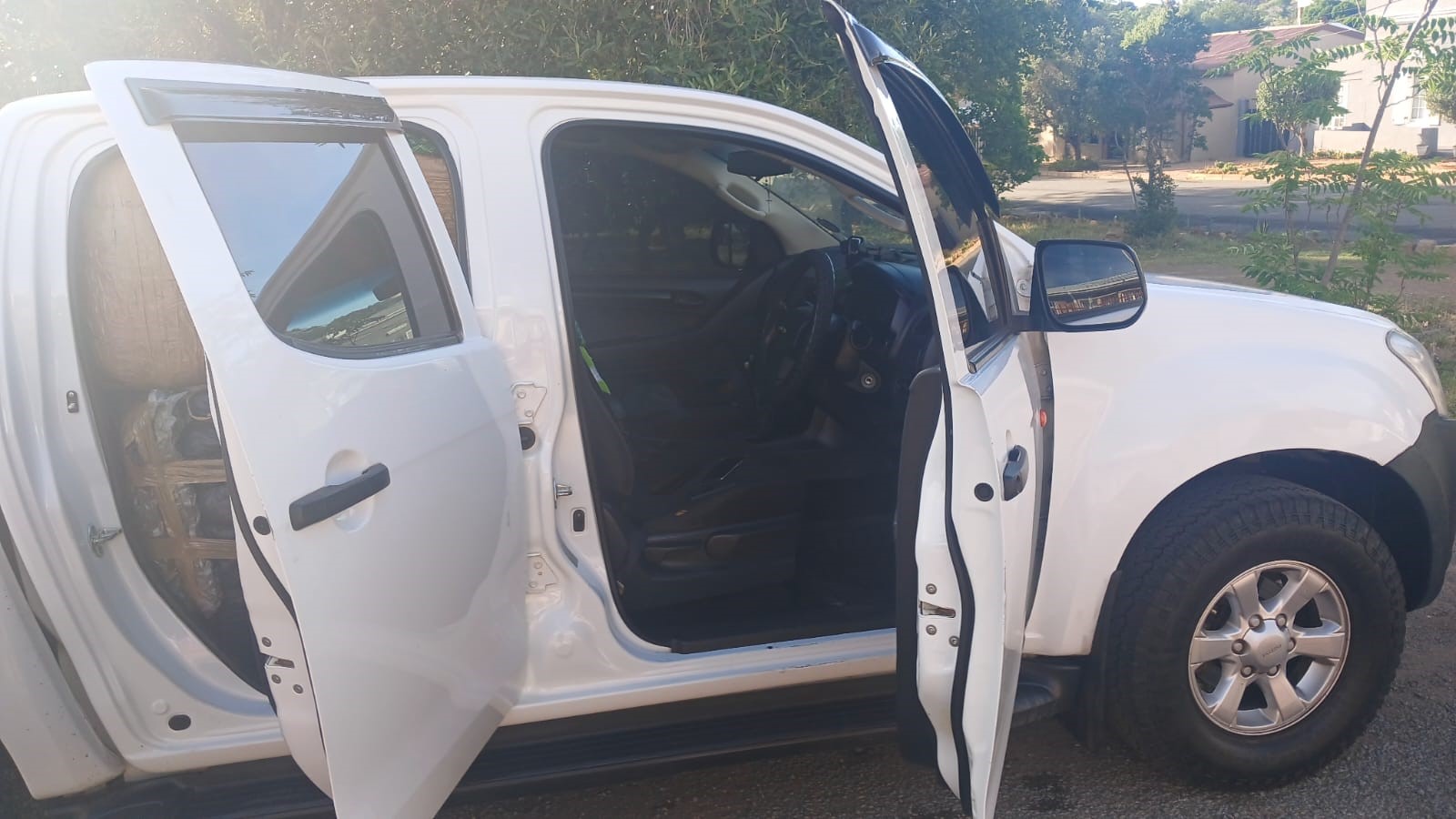 WhatsApp Image 2025-11-14 at 09.16.11.jpg